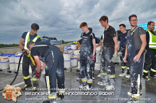 20200629 Verunfallter Lkw sorgte fr Verkehrschaos auf der A2 bei Baden   Fotos:  Thomas Lenger Monatsrevue.at