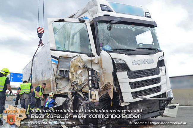 20200629 Verunfallter Lkw sorgte für Verkehrschaos auf der A2 bei Baden Fotos: © Thomas Lenger Monatsrevue.at 20200629 Verunfallter Lkw sorgte für Verkehrschaos auf der A2 bei Baden Fotos: © Thomas Lenger Monatsrevue.at