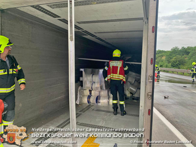 20200629 Verunfallter Lkw sorgte fr Verkehrschaos auf der A2 bei Baden   Fotos:  Georg Mrvka FF Baden-Leesdorf