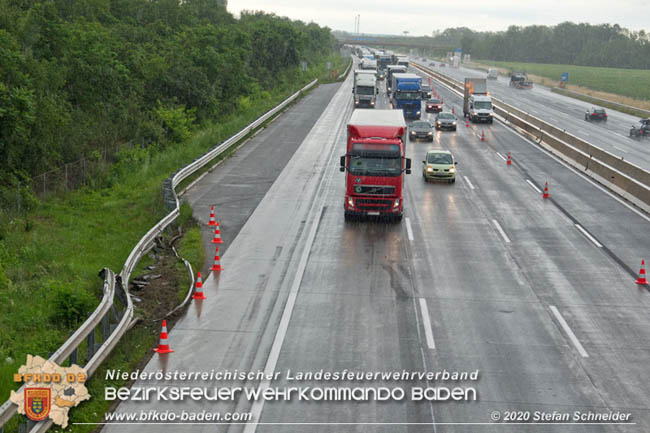 20200629 Verunfallter Lkw sorgte fr Verkehrschaos auf der A2 bei Baden   Fotos:  Stefan Schneider BFK Baden