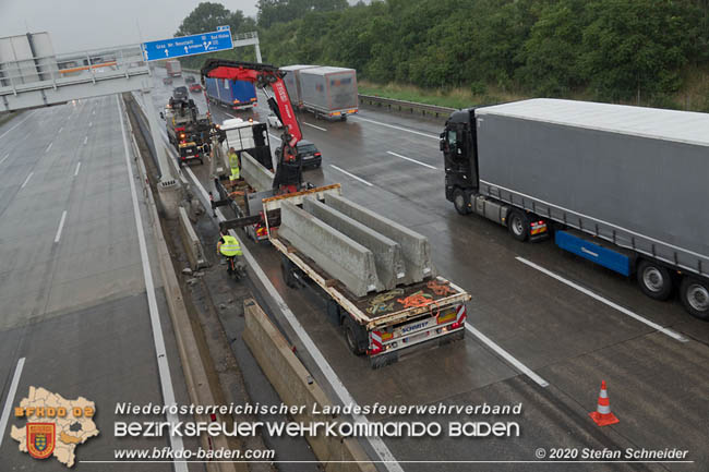 20200629 Verunfallter Lkw sorgte für Verkehrschaos auf der A2 bei Baden Fotos: © Stefan Schneider BFK Baden 20200629 Verunfallter Lkw sorgte für Verkehrschaos auf der A2 bei Baden Fotos: © Stefan Schneider BFK Baden