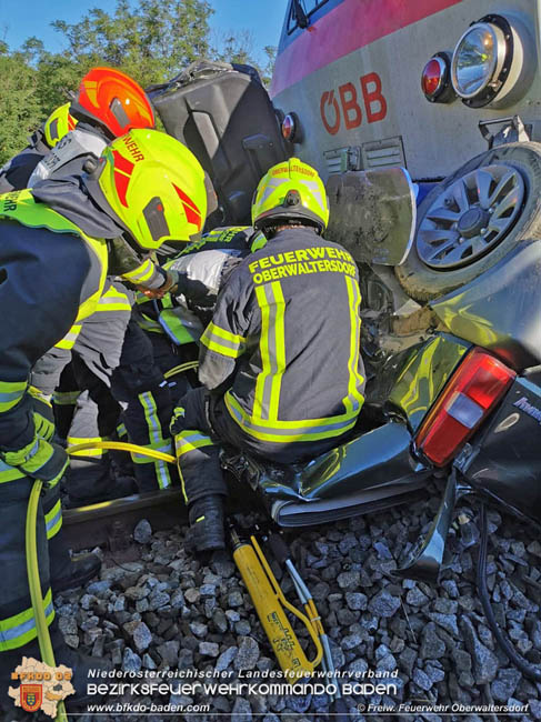 20200629 Pkw von Aspangbahn erfasst in Tattendorf Foto: © FF Oberwaltersdorf 20200629 Pkw von Aspangbahn erfasst in Tattendorf Foto: © FF Oberwaltersdorf