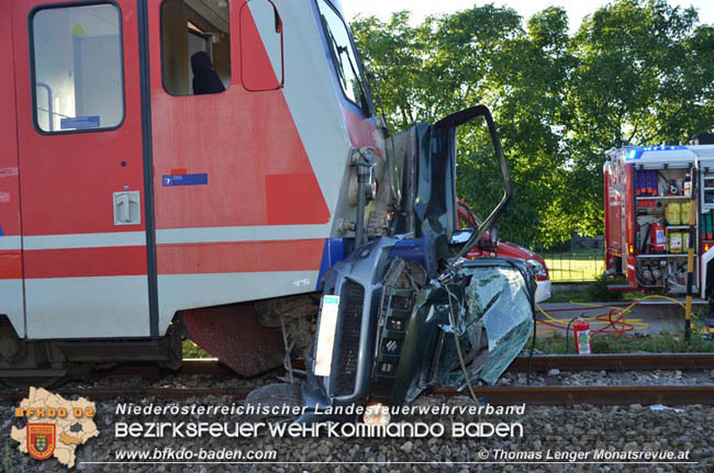 20200629 Pkw von Aspangbahn erfasst in Tattendorf   Foto: © Thomas Lenger Monatsrevue.at