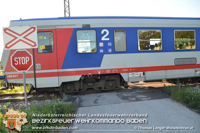 20200629 Pkw von Aspangbahn erfasst in Tattendorf   Foto:  Thomas Lenger Monatsrevue.at