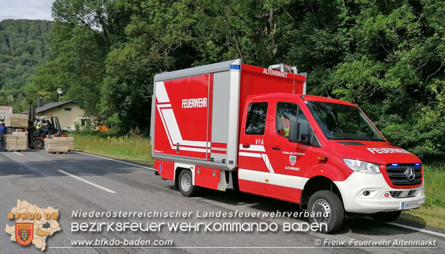 20200717 Umgestürzter Lkw Anhänger auf der LB18 zwischen Weissenbach und Altenmarkt a.d.Triesting Foto: © Freiwillige Feuerwehr Altenmarkt 20200717 Umgestürzter Lkw Anhänger auf der LB18 zwischen Weissenbach und Altenmarkt a.d.Triesting Foto: © Freiwillige Feuerwehr Altenmarkt
