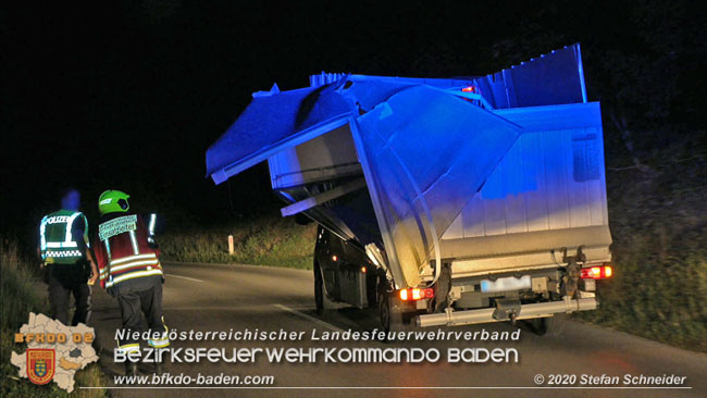 20200820 Kleintransporter prallt gegen Wasserleitungsunterfhrung in Pfaffsttten  Foto:  Stefan Schneider