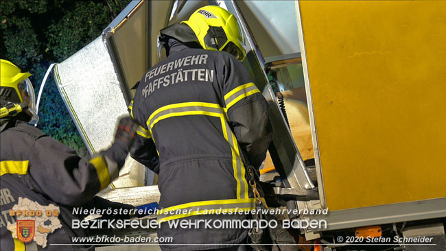 20200820 Kleintransporter prallt gegen Wasserleitungsunterführung in Pfaffstätten Foto: © Stefan Schneider 20200820 Kleintransporter prallt gegen Wasserleitungsunterführung in Pfaffstätten Foto: © Stefan Schneider