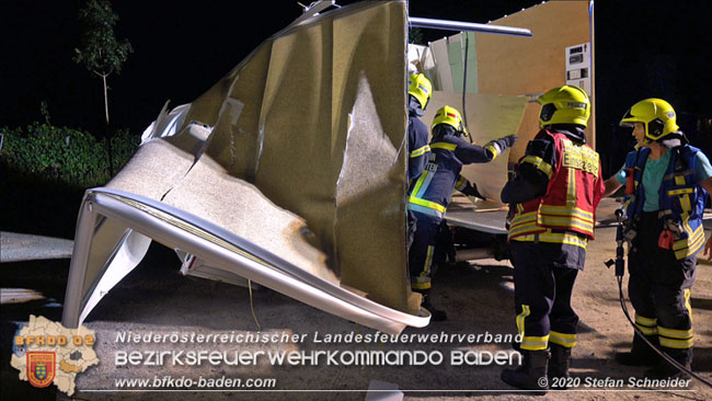 20200820 Kleintransporter prallt gegen Wasserleitungsunterfhrung in Pfaffsttten  Foto:  Stefan Schneider