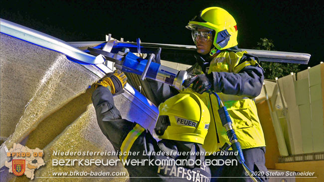 20200820 Kleintransporter prallt gegen Wasserleitungsunterfhrung in Pfaffsttten  Foto:  Stefan Schneider