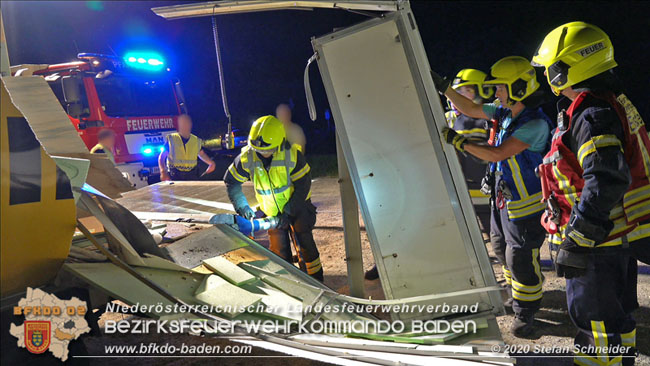 20200820 Kleintransporter prallt gegen Wasserleitungsunterfhrung in Pfaffsttten  Foto:  Stefan Schneider