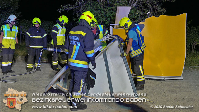 20200820 Kleintransporter prallt gegen Wasserleitungsunterführung in Pfaffstätten Foto: © Stefan Schneider 20200820 Kleintransporter prallt gegen Wasserleitungsunterführung in Pfaffstätten Foto: © Stefan Schneider