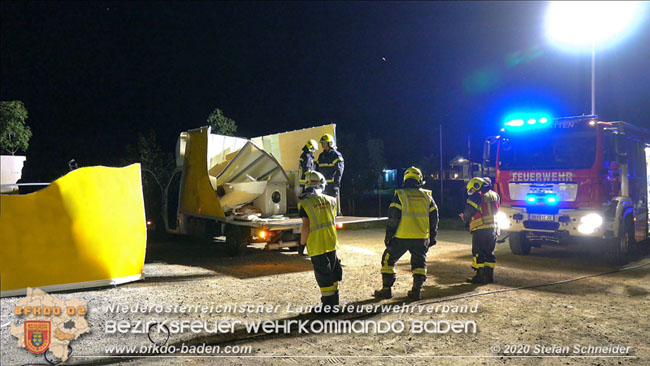 20200820 Kleintransporter prallt gegen Wasserleitungsunterführung in Pfaffstätten Foto: © Stefan Schneider 20200820 Kleintransporter prallt gegen Wasserleitungsunterführung in Pfaffstätten Foto: © Stefan Schneider