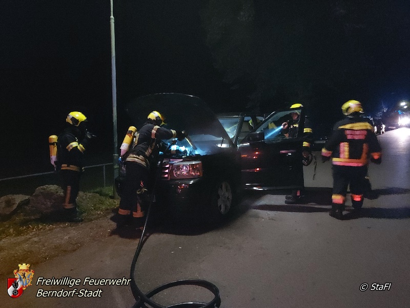 20200820 Fahrzeugbrand in Berndorf   Foto:  Florian Stadler FF Berndorf-Stadt