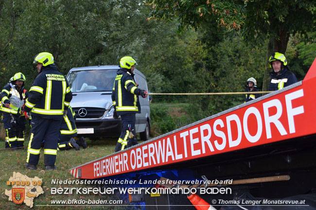 20200831 Kleintransporter verunfallt im Ortsgebiet Oberwaltersdorf  Fotos:  Thomas Lenger Monatsrevue.at