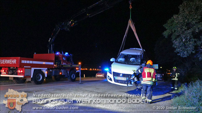 20200904 Verkehrsunfall auf der B210 im Freilandgebiet von Tribuswinkel  Foto:  Stefan Schneider