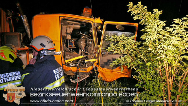 20200906 Vierachs-Lkw Kehrmaschine verunfallt auf der L157 bei Tattendorf   Foto: © Thomas Lenger Monatsrevue.at
