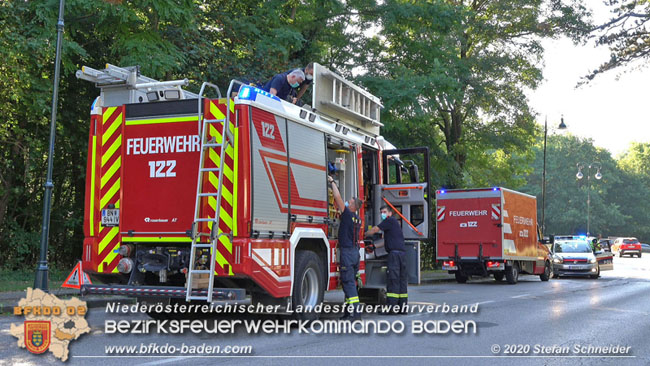 20200914 Bergung eines Linienbuses im Badener Ortsteil Weikersdof Foto: © Stefan Schneider 20200914 Bergung eines Linienbuses im Badener Ortsteil Weikersdof Foto: © Stefan Schneider