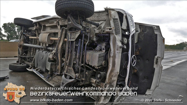 20200928 Verkehrsunfall auf der A2 Höhe Traiskirchen Fotos: © Stefan Schneider BFK Baden 20200928 Verkehrsunfall auf der A2 Höhe Traiskirchen Fotos: © Stefan Schneider BFK Baden
