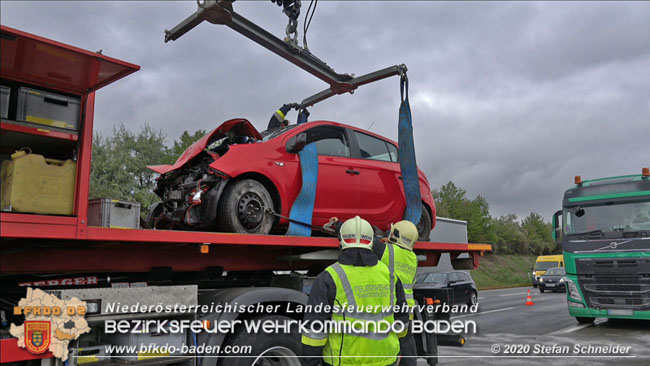 20200928 Verkehrsunfall auf der A2 Hhe Traiskirchen  Fotos:  Stefan Schneider BFK Baden