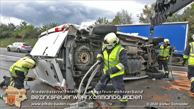 20200928 Verkehrsunfall auf der A2 Hhe Traiskirchen  Fotos:  Stefan Schneider BFK Baden