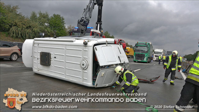 20200928 Verkehrsunfall auf der A2 Hhe Traiskirchen  Fotos:  Stefan Schneider BFK Baden