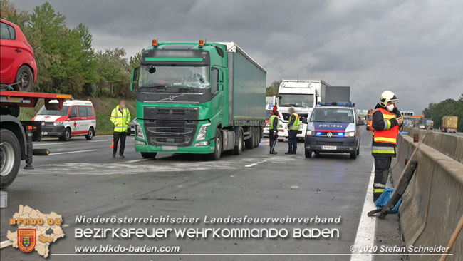 20200928 Verkehrsunfall auf der A2 Hhe Traiskirchen  Fotos:  Stefan Schneider BFK Baden