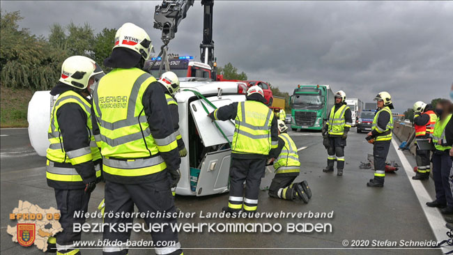 20200928 Verkehrsunfall auf der A2 Hhe Traiskirchen  Fotos:  Stefan Schneider BFK Baden