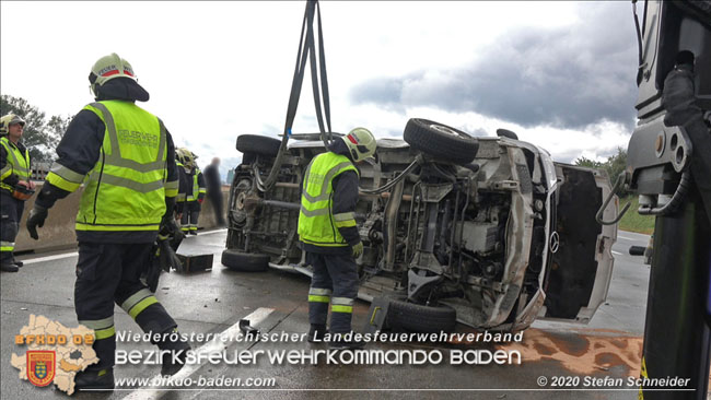 20200928 Verkehrsunfall auf der A2 Hhe Traiskirchen  Fotos:  Stefan Schneider BFK Baden