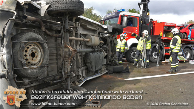 20200928 Verkehrsunfall auf der A2 Hhe Traiskirchen  Fotos:  Stefan Schneider BFK Baden