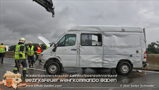 20200928 Verkehrsunfall auf der A2 Hhe Traiskirchen  Fotos:  Stefan Schneider BFK Baden