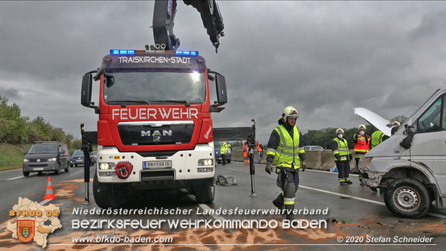 20200928 Verkehrsunfall auf der A2 Hhe Traiskirchen  Fotos:  Stefan Schneider BFK Baden