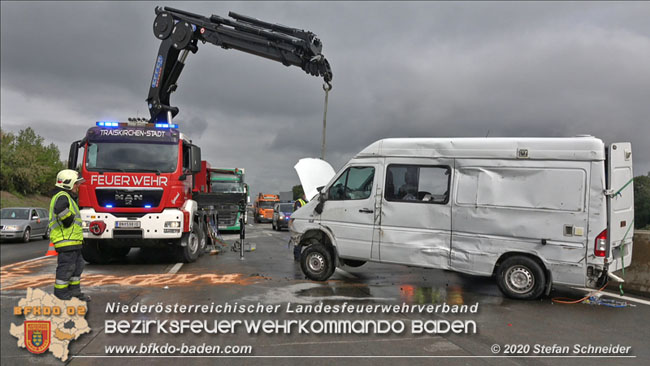 20200928 Verkehrsunfall auf der A2 Hhe Traiskirchen  Fotos:  Stefan Schneider BFK Baden