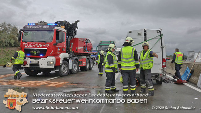 20200928 Verkehrsunfall auf der A2 Hhe Traiskirchen  Fotos:  Stefan Schneider BFK Baden