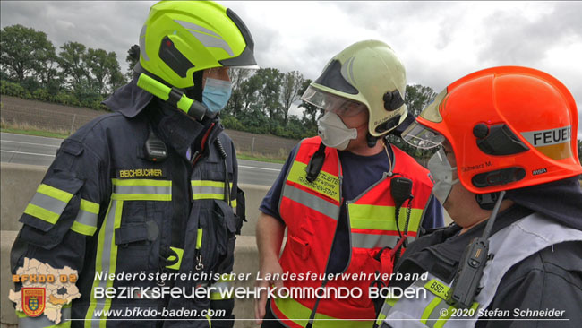20200928 Verkehrsunfall auf der A2 Höhe Traiskichen Fotos: © Stefan Schneider BFK Baden 20200928 Verkehrsunfall auf der A2 Höhe Traiskichen Fotos: © Stefan Schneider BFK Baden
