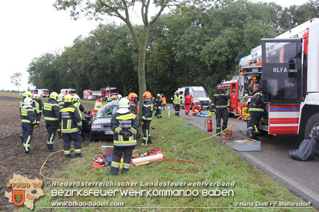 20200928 Verkehrsunfall Mllersdorf - Mnchendorf  Fotos:  Hans Dietl FF Mllersdorf
