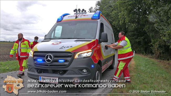 20200928 Verkehrsunfall Mllersdorf - Mnchendorf  Fotos:  Stefan Schneider BFK Baden