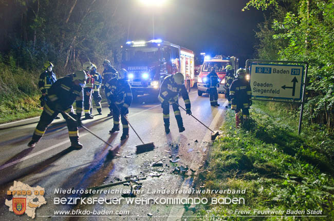 20201007 Verkehrsunfall auf der LB210 im Helenental Foto: © FF Baden-Stadt 20201007 Verkehrsunfall auf der LB210 im Helenental Fotos: © FF Baden-Stadt 20201007 Verkehrsunfall auf der LB210 im Helenental Foto: © FF Baden-Stadt