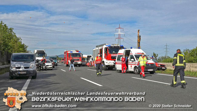 20201009 Schwerer Verkehrsunfall auf der A2 zwischen Leobersdorf und Wllersdorf  Foto:  Stefan Schneider BFK BADEN