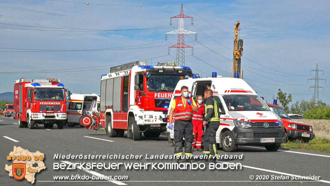 20201009 Schwerer Verkehrsunfall auf der A2 zwischen Leobersdorf und Wllersdorf  Foto:  Stefan Schneider BFK BADEN