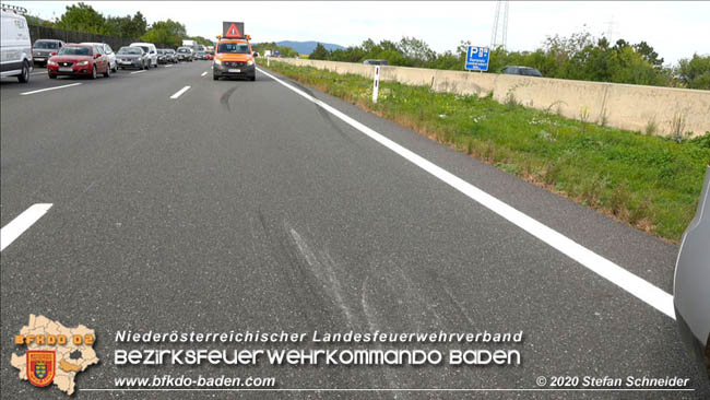 20201009 Schwerer Verkehrsunfall auf der A2 zwischen Leobersdorf und Wllersdorf  Foto:  Stefan Schneider BFK BADEN