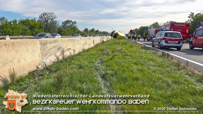 20201009 Schwerer Verkehrsunfall auf der A2 zwischen Leobersdorf und Wllersdorf  Foto:  Stefan Schneider BFK BADEN