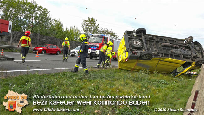 20201009 Schwerer Verkehrsunfall auf der A2 zwischen Leobersdorf und Wllersdorf  Foto:  Stefan Schneider BFK BADEN