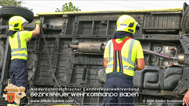 20201009 Schwerer Verkehrsunfall auf der A2 zwischen Leobersdorf und Wllersdorf  Foto:  Stefan Schneider BFK BADEN