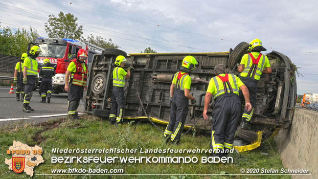 20201009 Schwerer Verkehrsunfall auf der A2 zwischen Leobersdorf und Wllersdorf  Foto:  Stefan Schneider BFK BADEN