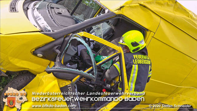 20201009 Schwerer Verkehrsunfall auf der A2 zwischen Leobersdorf und Wllersdorf  Foto:  Stefan Schneider BFK BADEN