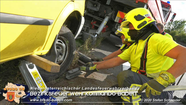 20201009 Schwerer Verkehrsunfall auf der A2 zwischen Leobersdorf und Wllersdorf  Foto:  Stefan Schneider BFK BADEN