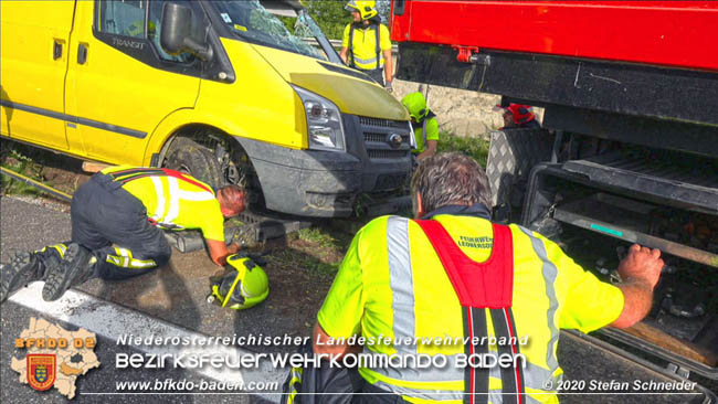 20201009 Schwerer Verkehrsunfall auf der A2 zwischen Leobersdorf und Wllersdorf  Foto:  Stefan Schneider BFK BADEN