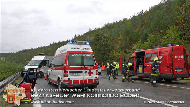 20201014 Verkehrsunfall auf der A21 zwischen Mayerling und Heiligenkreuz  Foto:  Stefan Schneider 