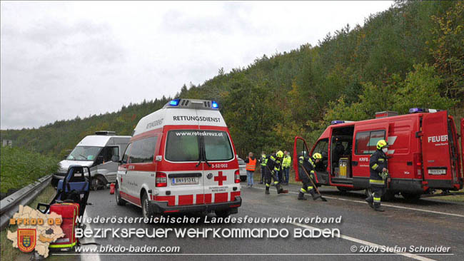20201014 Verkehrsunfall auf der A21 zwischen Mayerling und Heiligenkreuz Foto: © Stefan Schneider 20201014 Verkehrsunfall auf der A21 zwischen Mayerling und Heiligenkreuz Foto: © Stefan Schneider