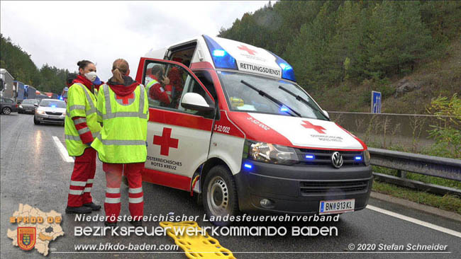 20201014 Verkehrsunfall auf der A21 zwischen Mayerling und Heiligenkreuz  Foto:  Stefan Schneider 